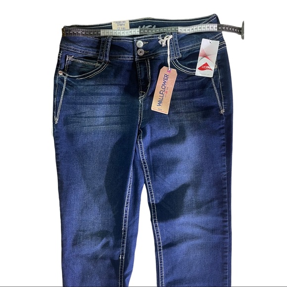 Wallflower new with tags Jeans size 11 - Picture 4 of 6